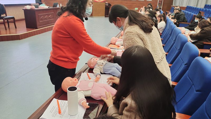 小标题：成分安全是关键